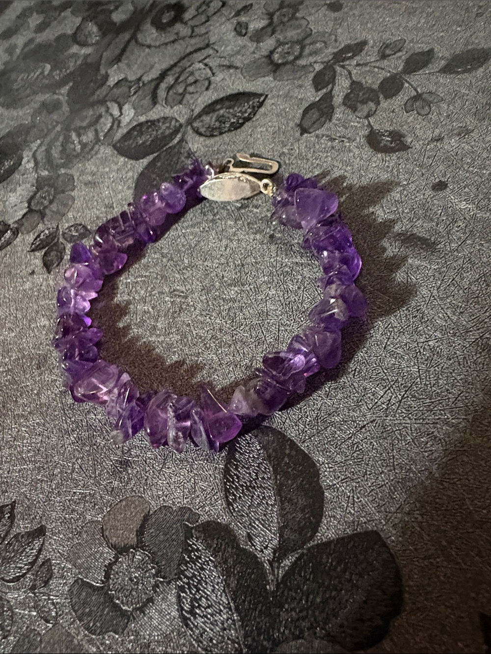 AMETHYST VIBRANT POLISHED IRREGULAR CHIP 7" BRACELET